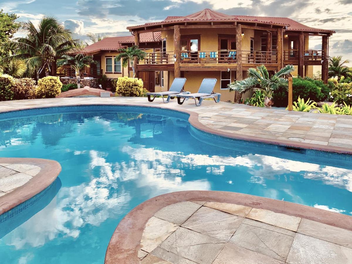 Villa Serenity 圣佩德罗 外观 照片