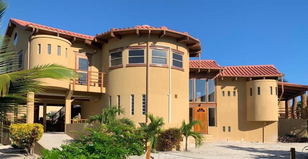 Villa Serenity 圣佩德罗 外观 照片